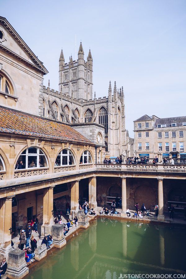 London Travel Guide - Roman Bath