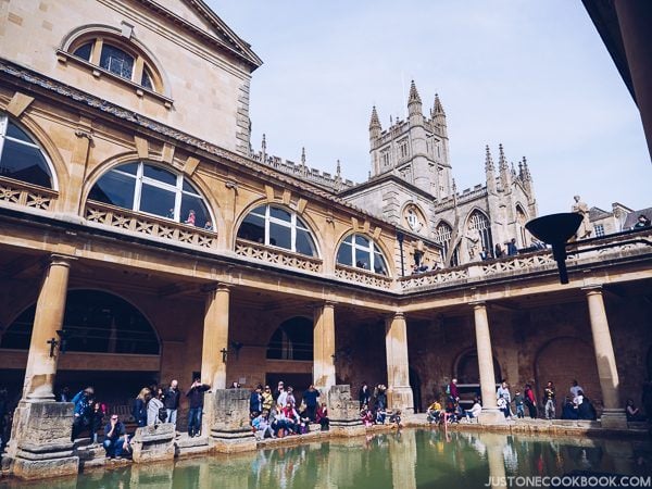 London Travel Guide - Roman Bath