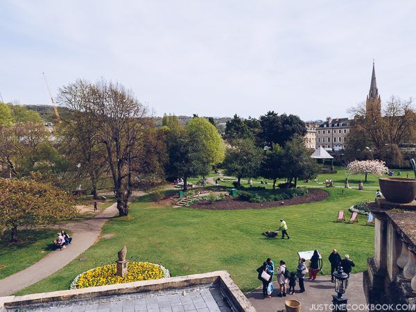 London Travel Guide - Roman Bath