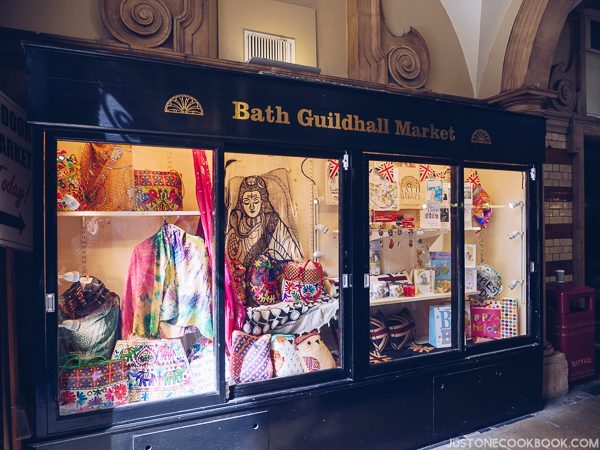London Travel Guide - Roman Bath