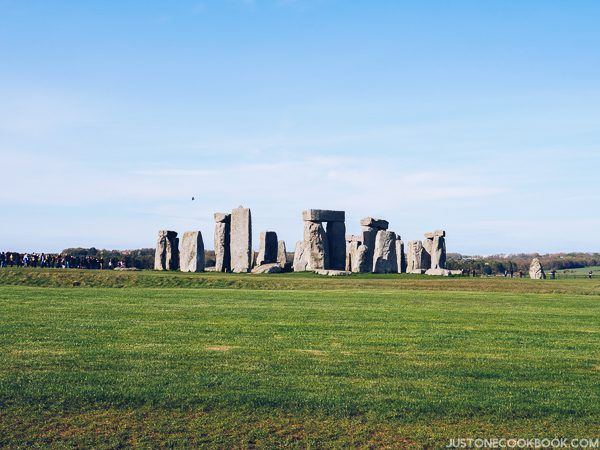 London Travel Guide - Stonehenge