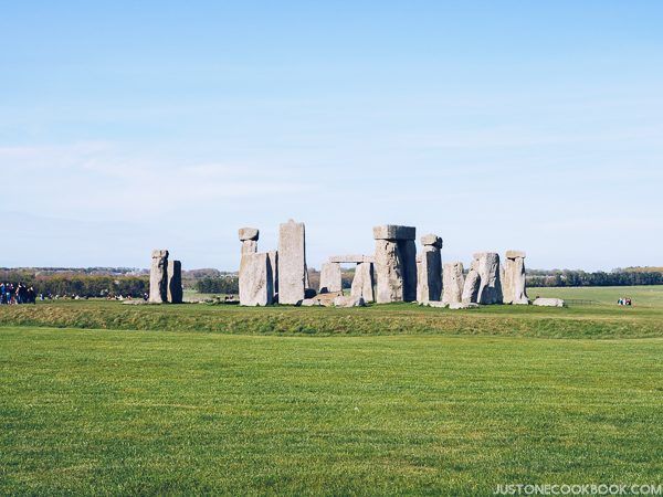 London Travel Guide - Stonehenge