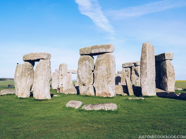 London Travel Guide - Stonehenge