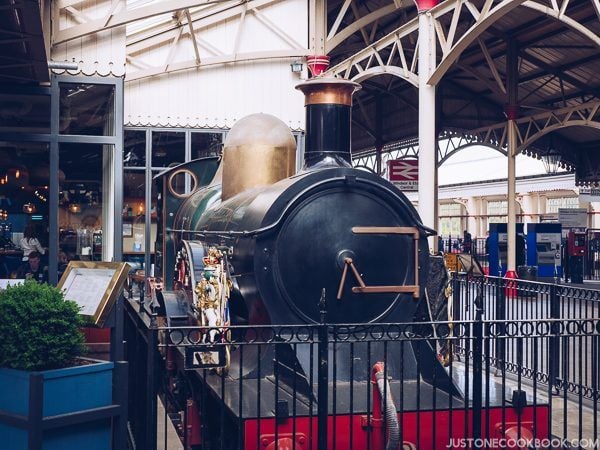 London Travel Guide - Windsor Castle
