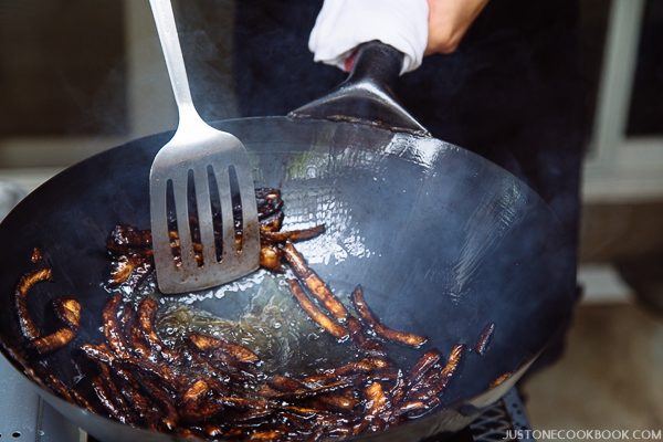 how to season a wok step by step-26