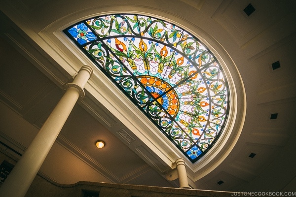 stained glass- Tokyo National Museum of Nature and Science Guide | www.justonecookbook.com