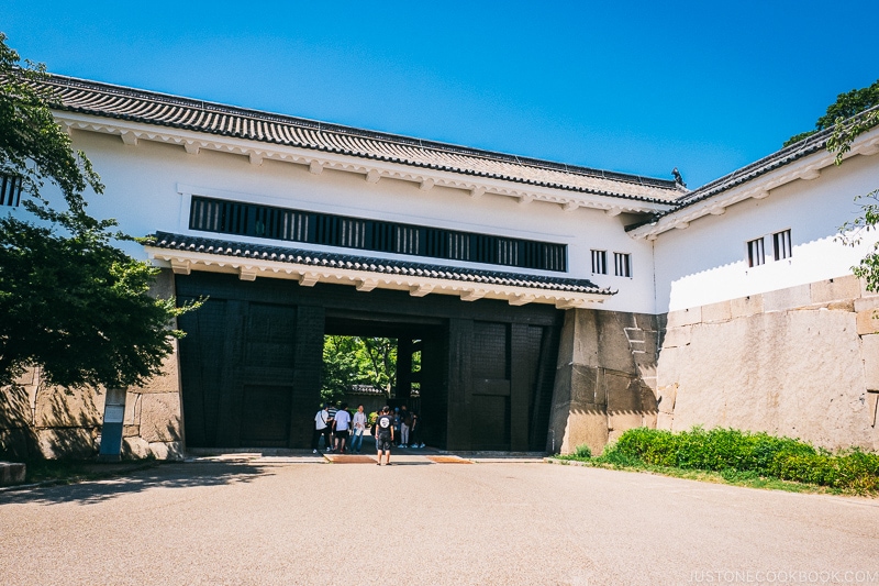 Otemon Gate - Osaka Guide: Osaka Castle| www.justonecookbook.com