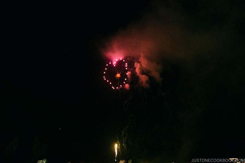 heart shape fireworks - Japan's Fireworks Hanabi | www.justonecookbook.com