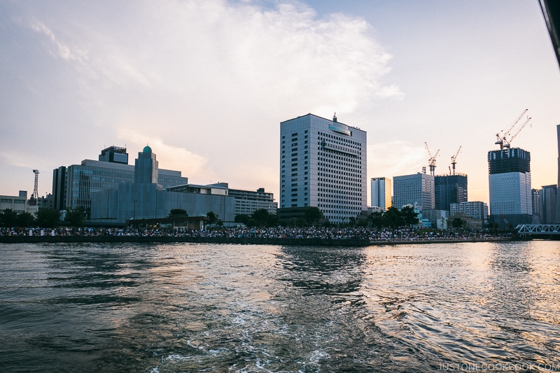 crowd waiting by the water for fireworks festival - Japan's Fireworks Hanabi | www.justonecookbook.com