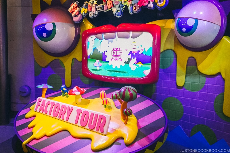 Kyary Pamyu Pamyu ride - Osaka Guide: Universal Studios Japan | www.justonecookbook.com