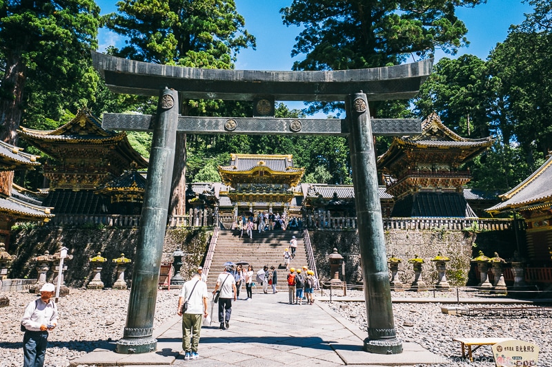 torii gate - Nikko Travel Guide : Nikko Toshogu Shrine | www.justonecookbook.com