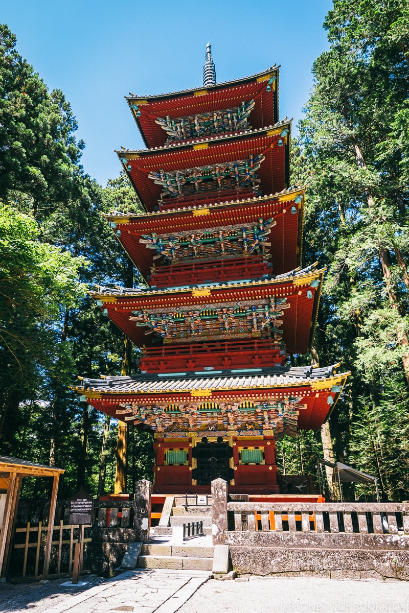 Gojunoto (Five-Story Pagoda) - Nikko Travel Guide : Nikko Toshogu Shrine | www.justonecookbook.com