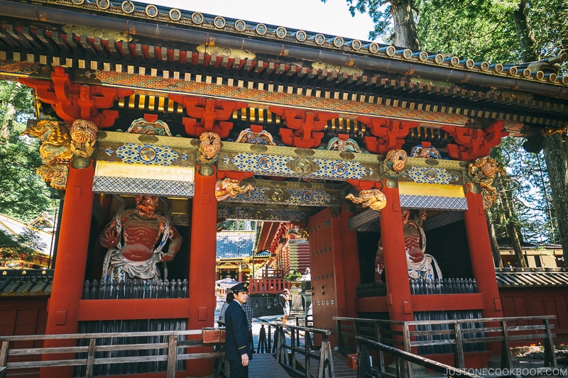 Omotemon (Front Gate) - Nikko Travel Guide : Nikko Toshogu Shrine | www.justonecookbook.com