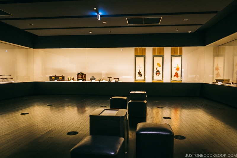 interior of Nikko Toshogu Museum gallery - Nikko Travel Guide : Nikko Toshogu Shrine | www.justonecookbook.com