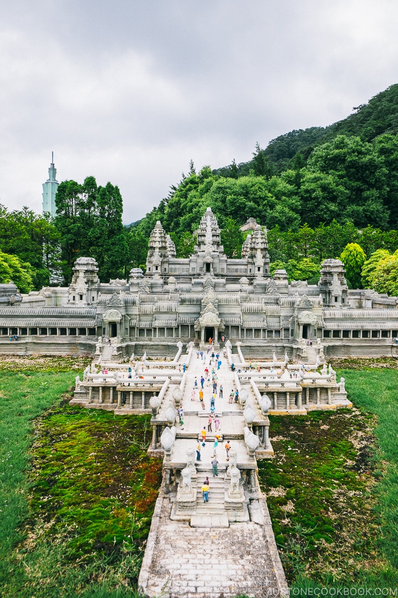 Angkor Wat - Nikko Travel Guide : Tobu World Square | www.justonecookbook.com