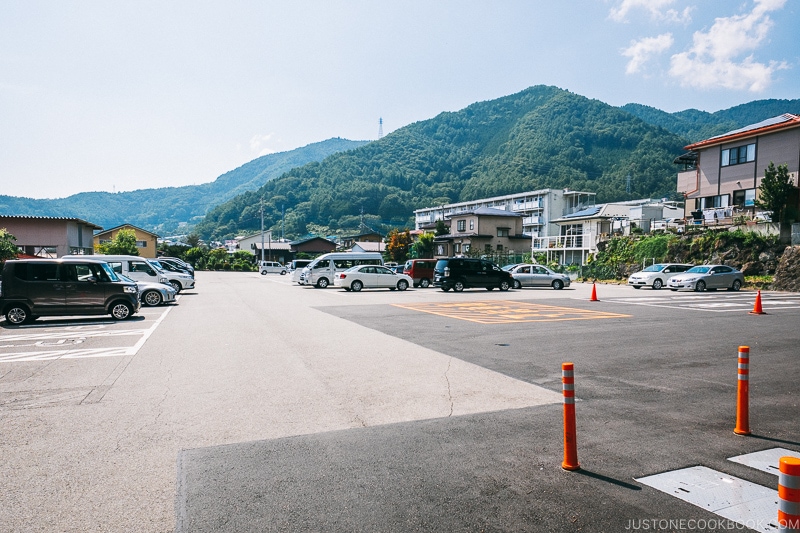parking lot for Chureito Pagoda - Things to do around Lake Kawaguchi | www.justonecookbook.com 