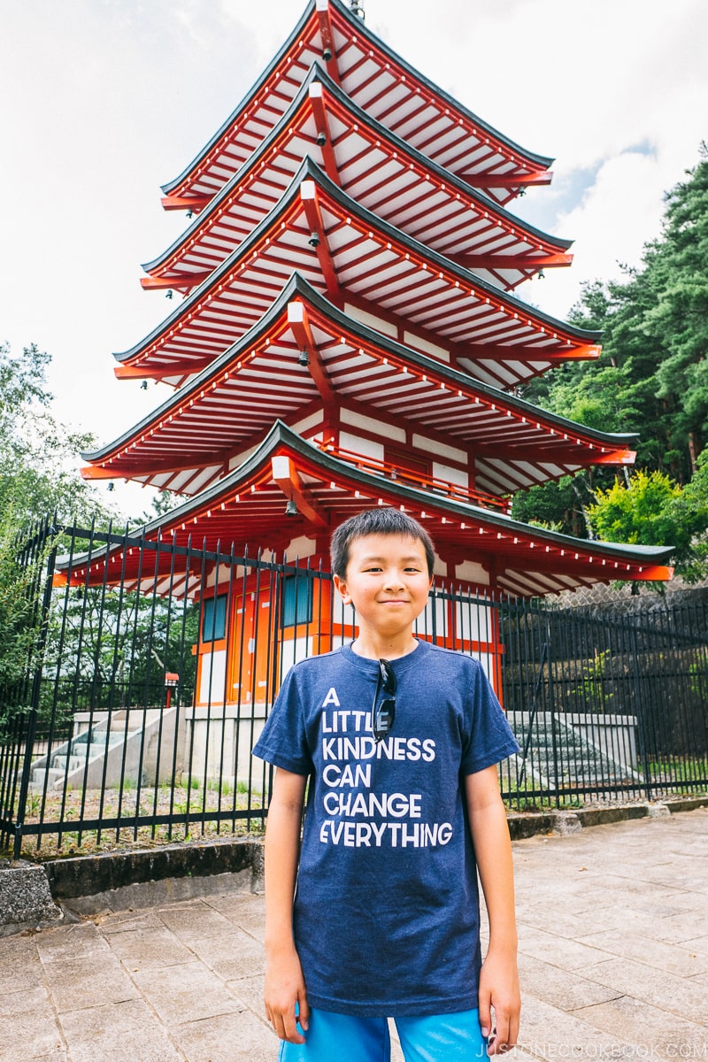 child posing in front of Chureito Pagoda - Things to do around Lake Kawaguchi | www.justonecookbook.com 