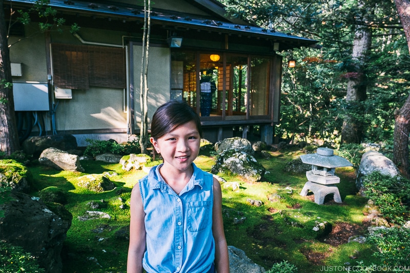 girl in front of tea house at Hotel Kaneyamaen - Things to do around Lake Kawaguchi | www.justonecookbook.com 