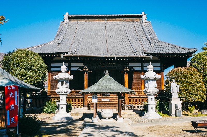 Main building at Ukaiyama Onmyo Temple - Yamanashi Fruit Picking and Wine Tasting | www.justonecookbook.com 
