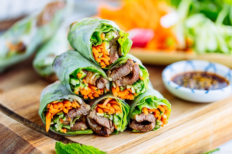 Fresh spring rolls with yakiniku dipped in the bbq sauce.