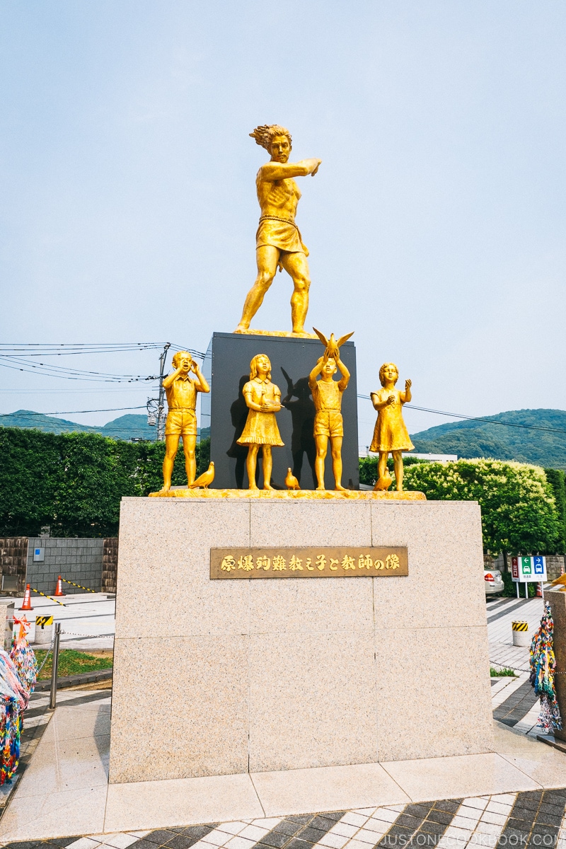 gold peace memorial Statue in Memory of Schoolchildren and Teachers
