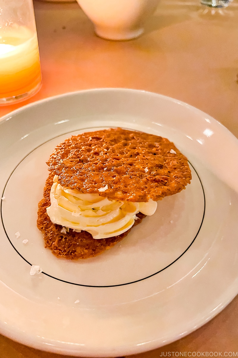 hazelut lace cookies