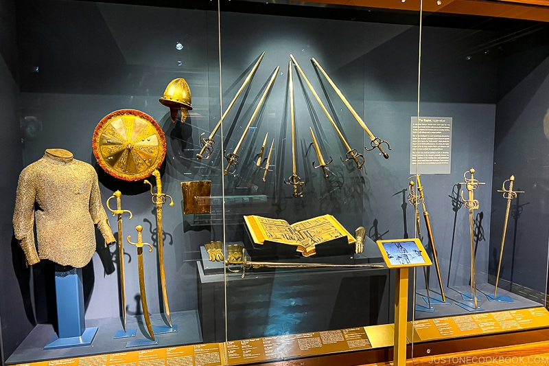 swords on display at The Art Institute of Chicago
