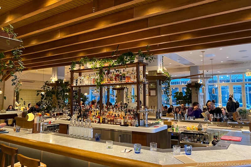 the bar at avec River North