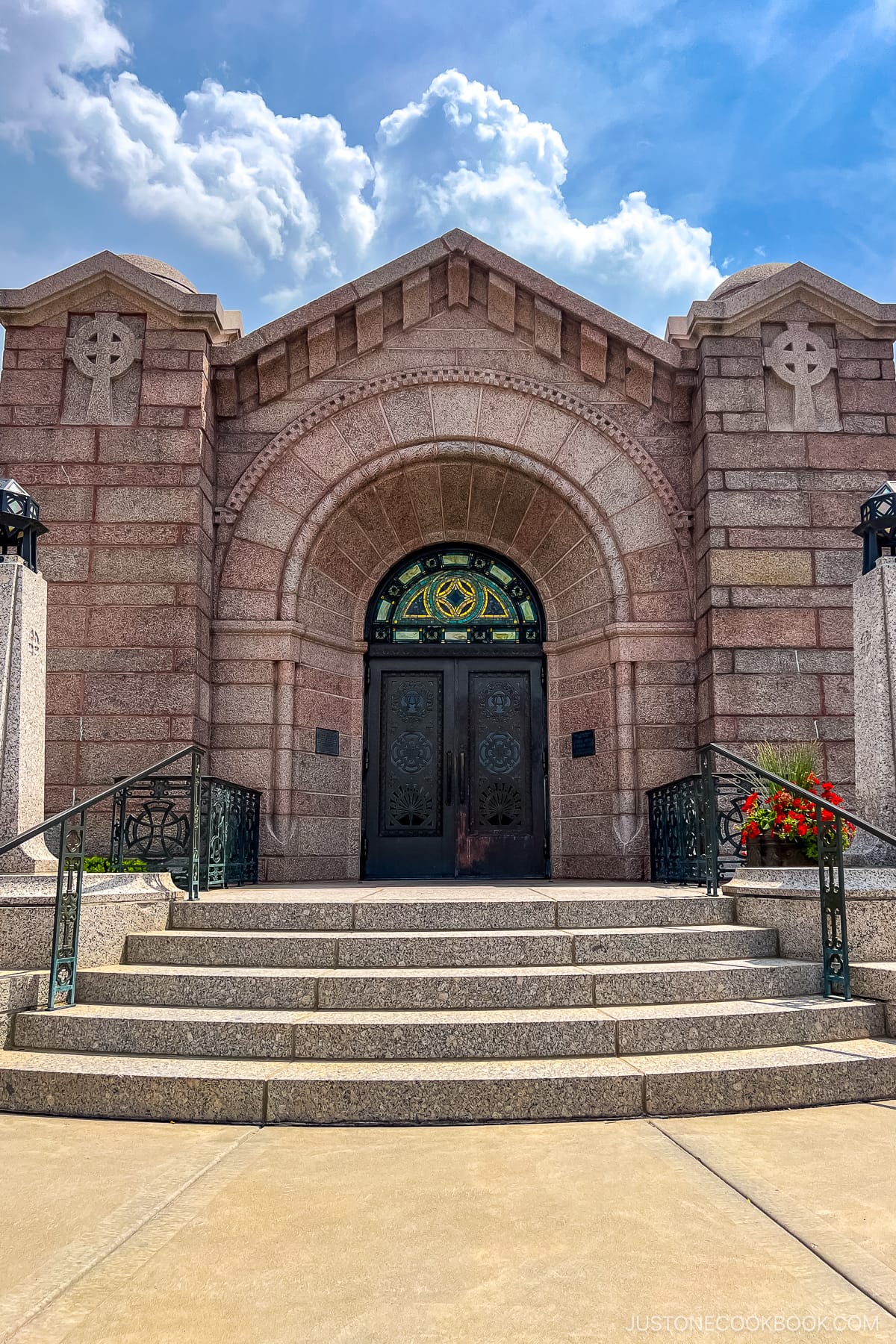 Byzantine-style chapel at Lakewood Cemetery