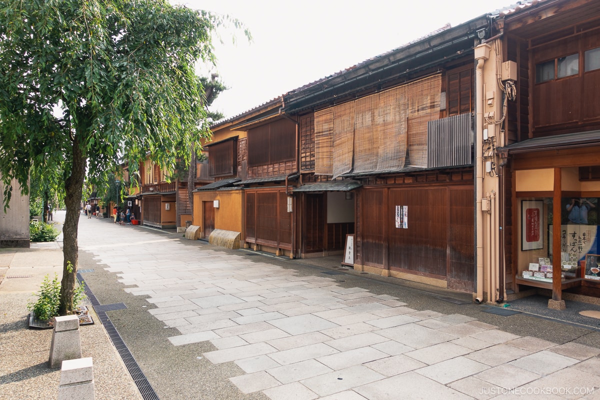 Higashi Chaya, an Eastern Tea House District in Kanazawa