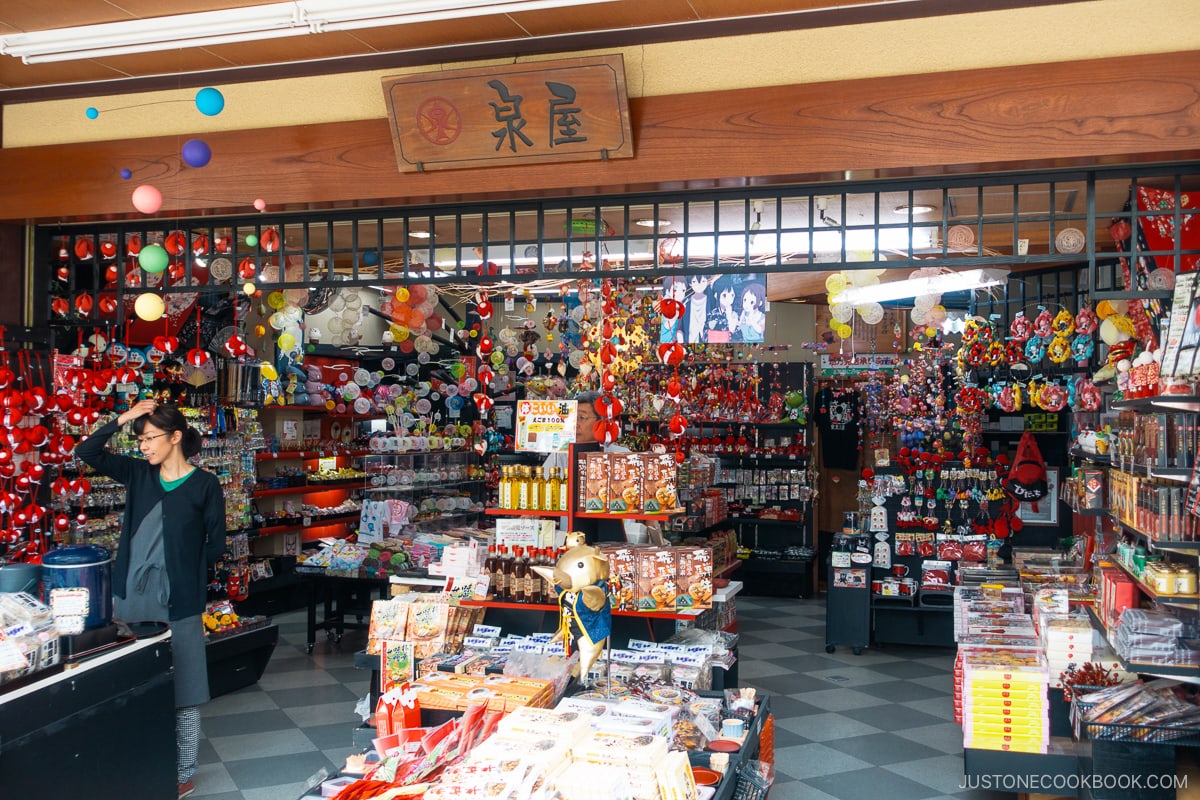 Miyagawa Morning Market traditional Japanese crafts
