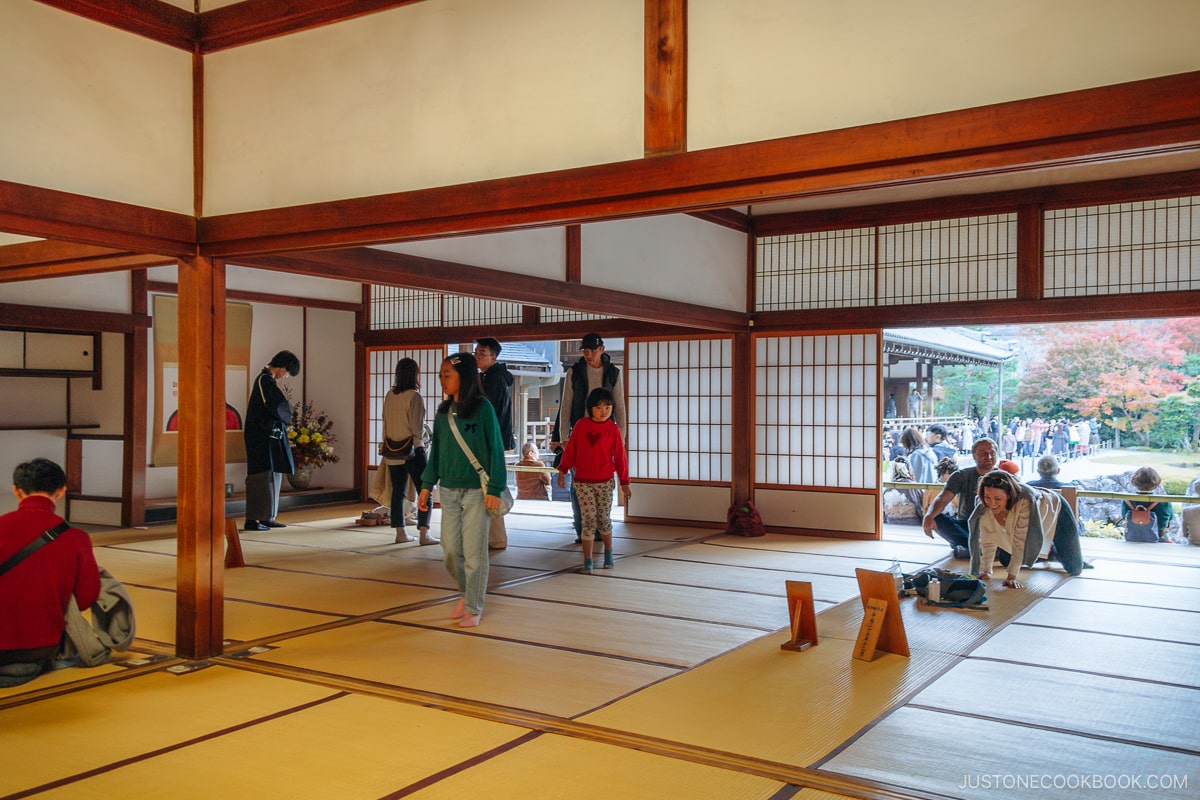 Tatami room