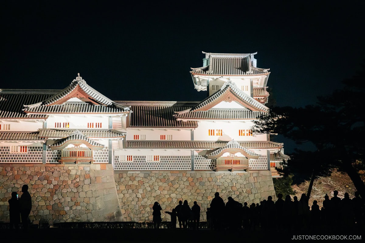 Kanazawa Castle at night