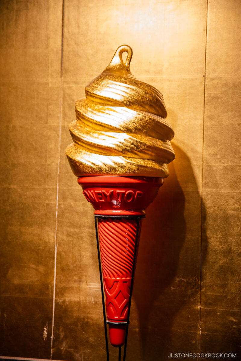 Gold ice cream model