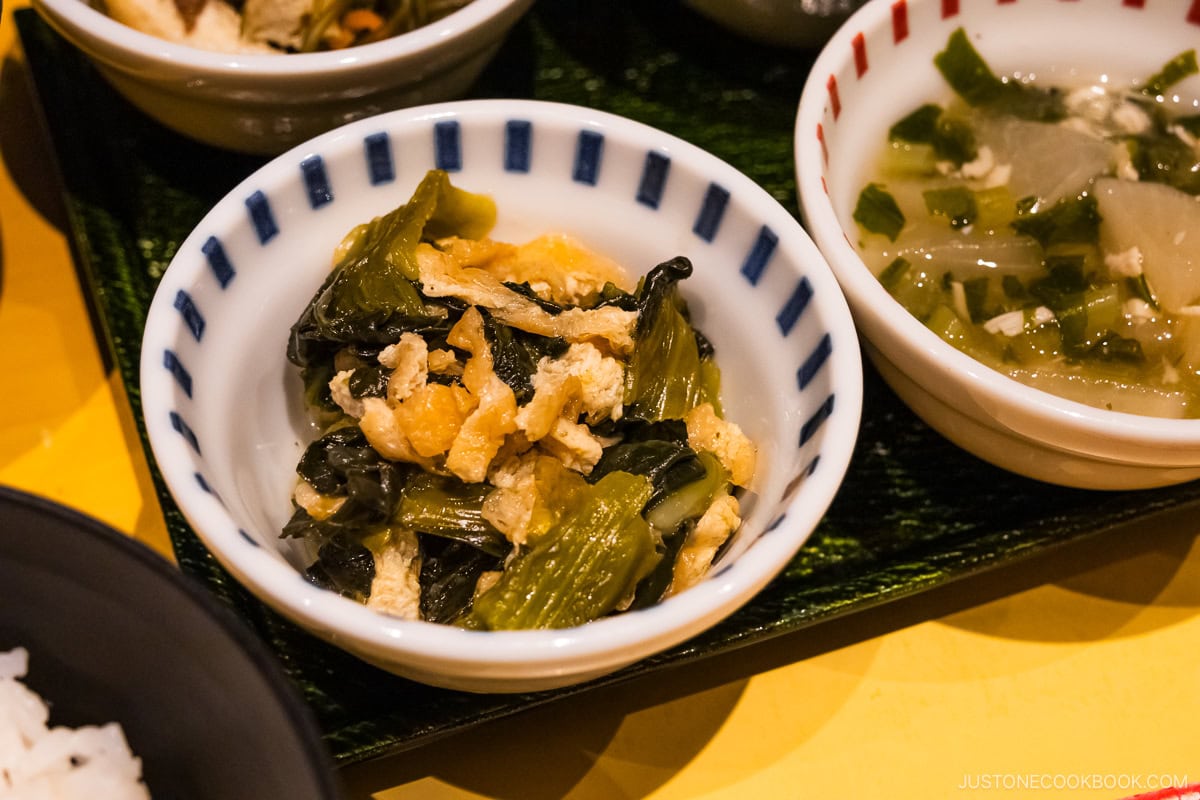 Deep fried tofu and spinach salad