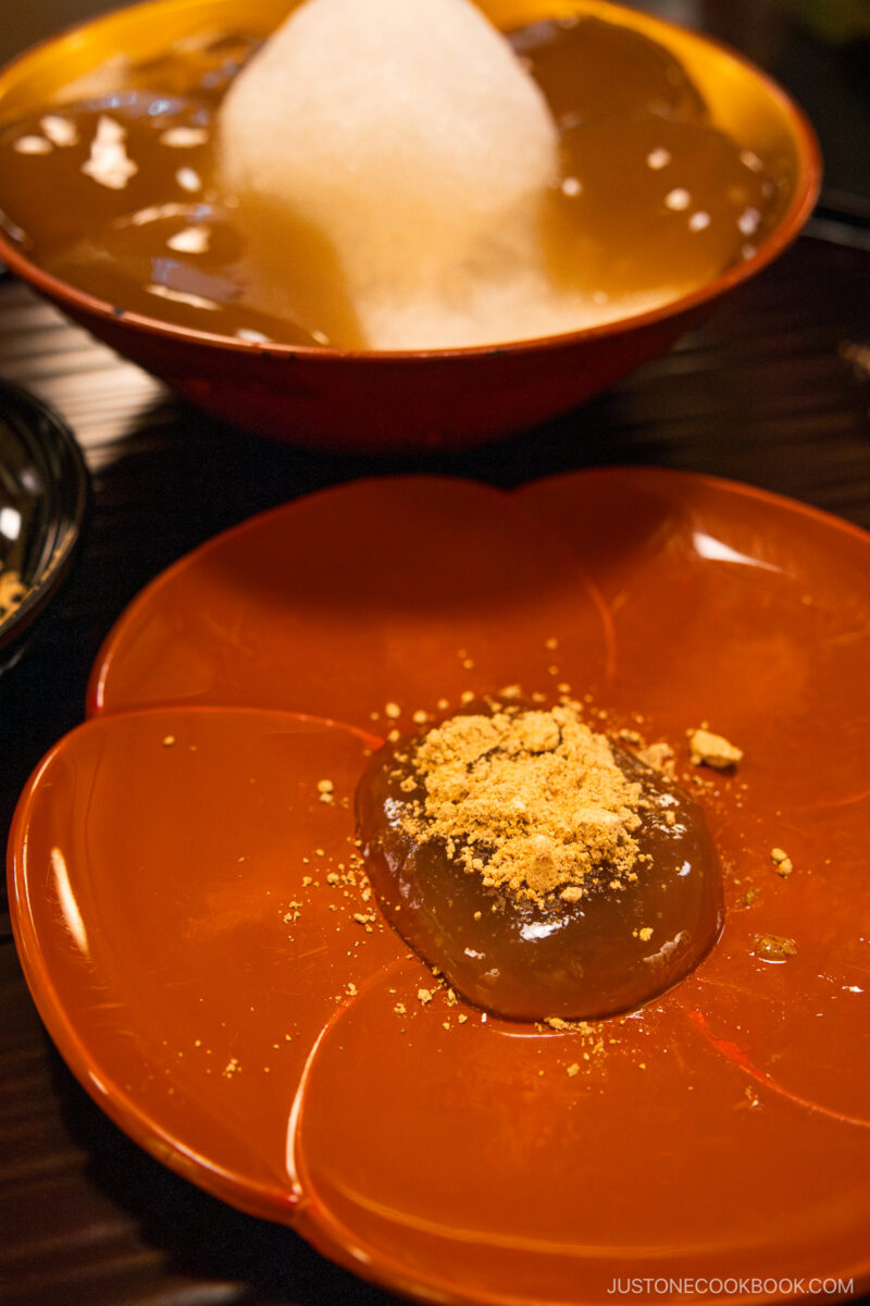 Warabi Mochi with kinako and kuromitsu
