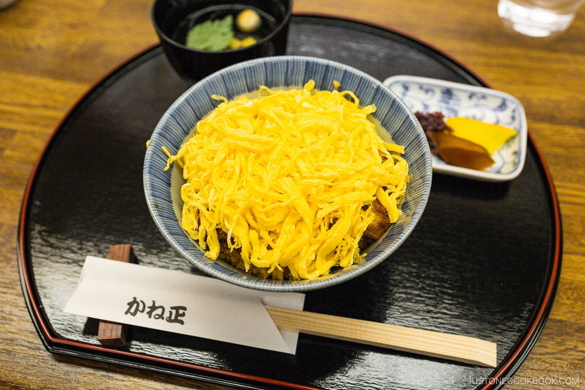 Kinshidon - eel and rice topped with egg
