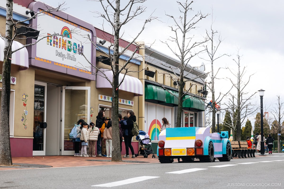 Rainbow Design Studio in Legoland Japan