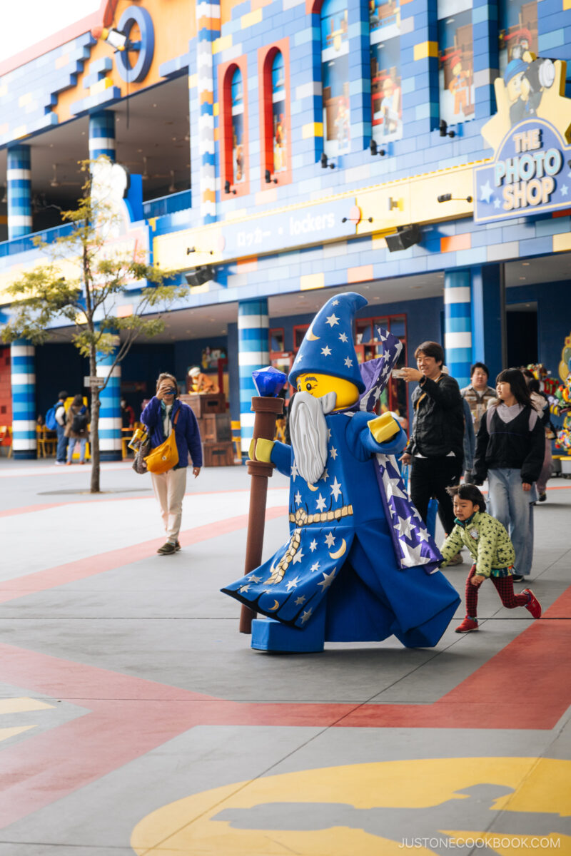 Person in wizard Lego costume