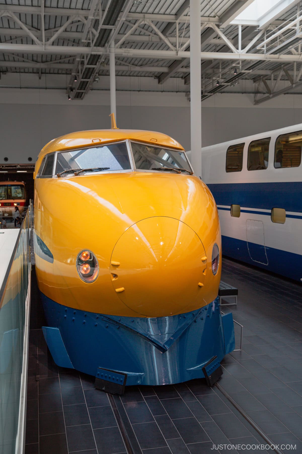 Dr. Yellow inspection train