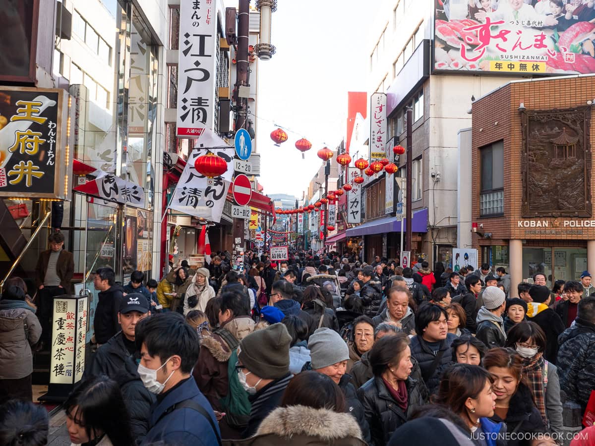 crowd walking around in Yokohama Chinatown