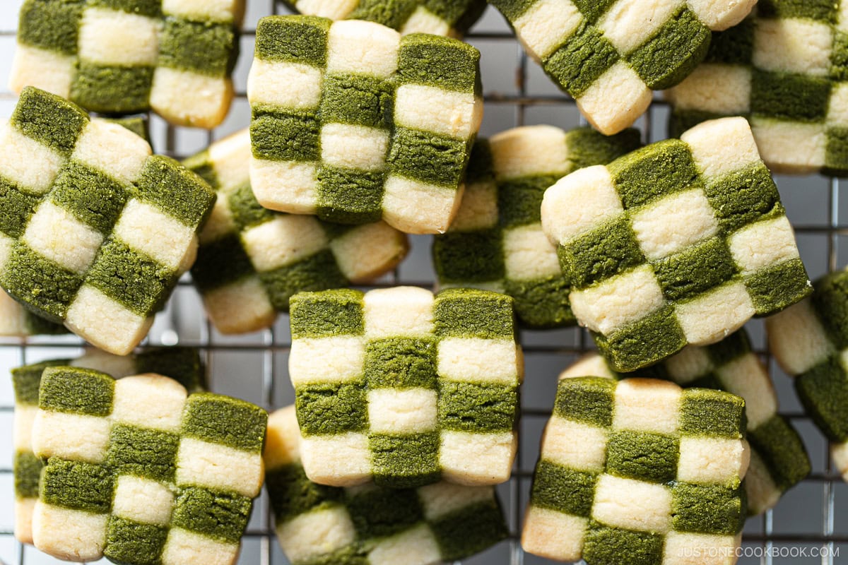 Matcha Checkerboard Cookies on a wire rack.