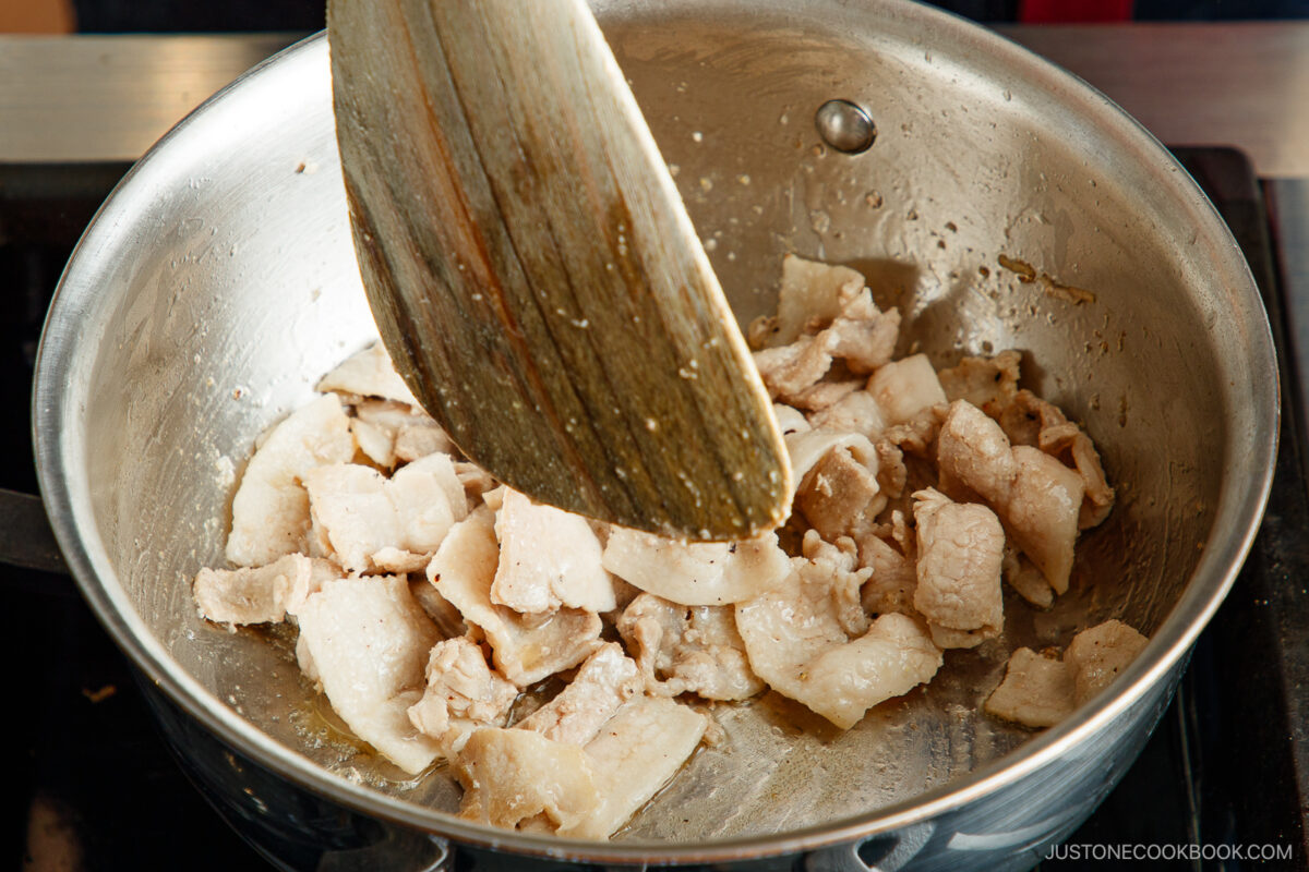 Stir fry the pork belly.
